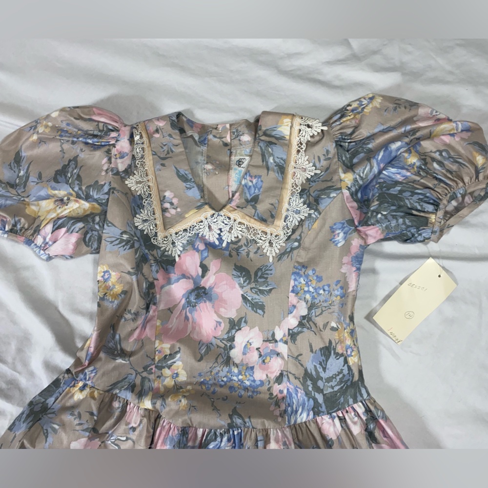 Vintage Susi Dee Floral Puff Sleeve Dress with Lace Collar and Pearl Buttons - Picture 7 of 11